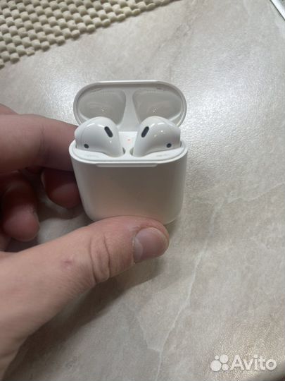 Беспроводные наушники apple airpods 1