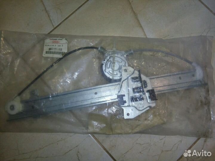 Стеклоподъёмник паджеро 1998г. задний правый