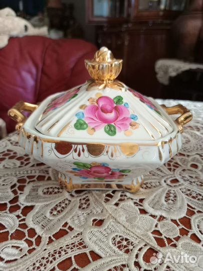 Самовар и конфетница