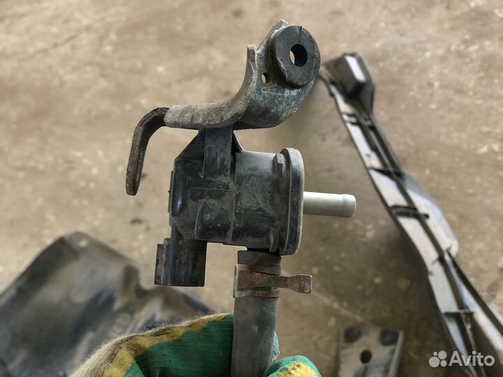 Клапан вакуумный Toyota Corolla E150