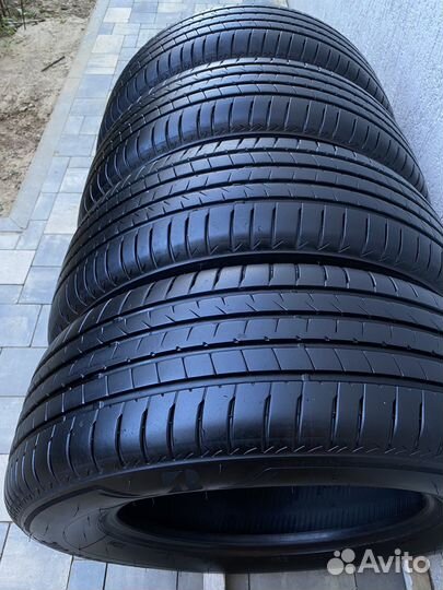 Bridgestone Alenza 001 215/65 R16