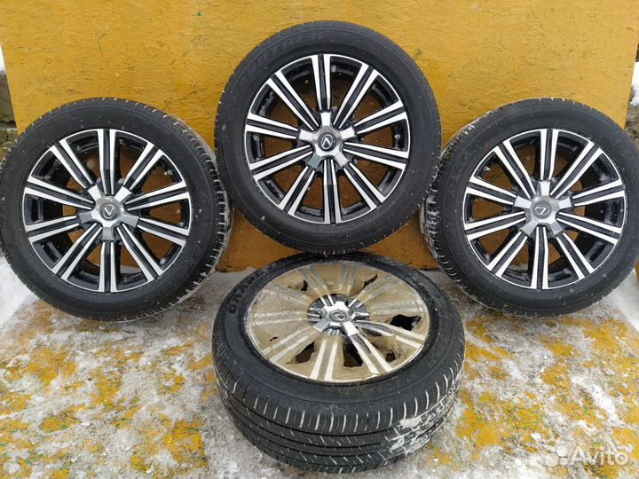Оригинальные колеса на Lexus LX570 R21