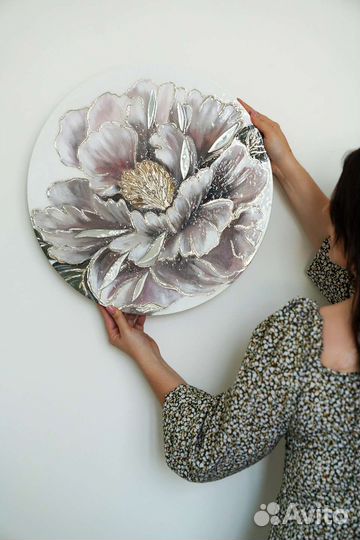 Картина золотой пион