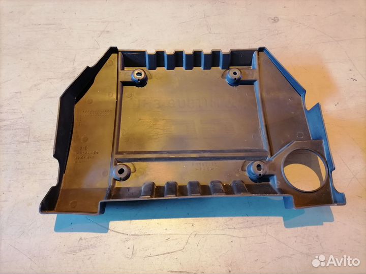 Декоративная крышка двс MR560095 Mitsubishi Lancer