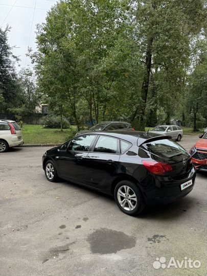 Opel Astra 1.6 AT, 2011, 175 000 км