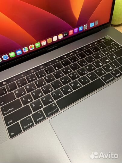 MacBook Pro 15 2018 i7 16gb 256 touchbar