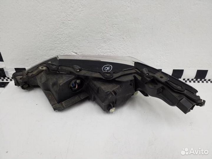 Фара правая Toyota Camry