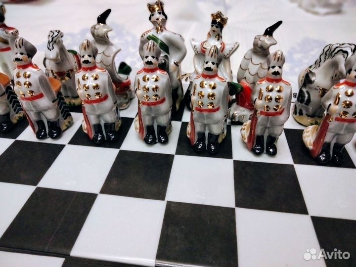 Шахматы из фарфора