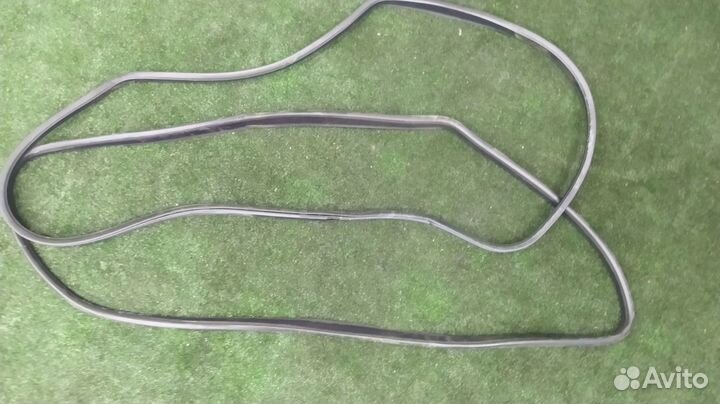 Уплотнение двери пара заднее Volvo Xc70 B5254T2