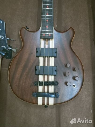 Мастеровая бас гитара