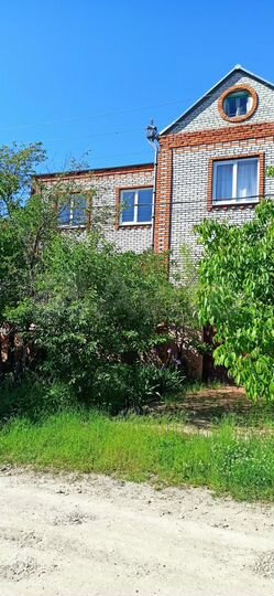 Дом 237 м² на участке 8 сот.