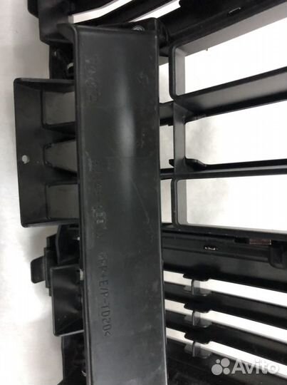 Радиаторная решетка на Toyota LCP 150