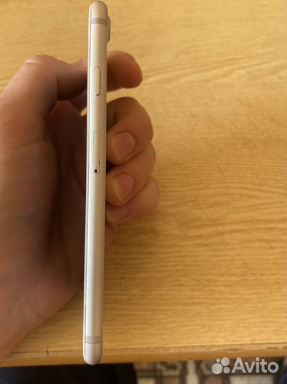 Телефон iPhone 7