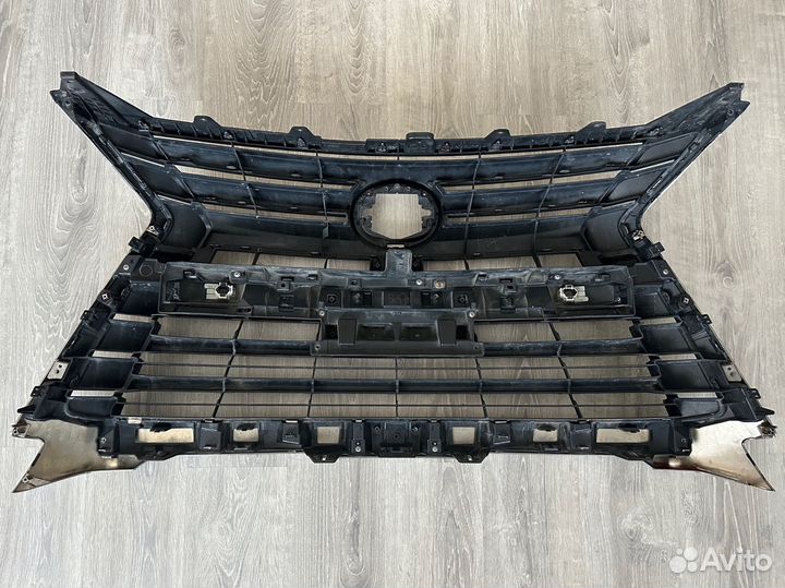 Решётка радиатора Lexus LX 450d, LX 570