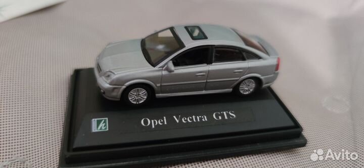 Модель автомобиля Опель Vectra GTS 1:50