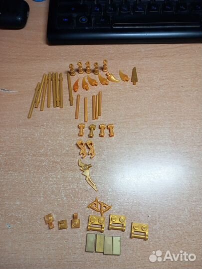 Lego аксессуары от разных наборов и много оружия