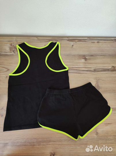 Костюм для гимнастики детский 32 размер