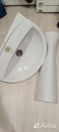 Раковина с пьедесталом