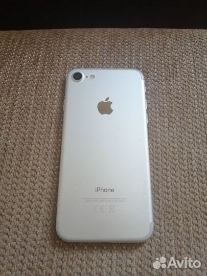 Телефон iPhone 7