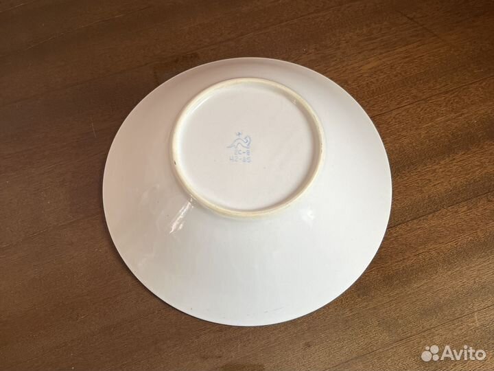 Глубокая тарелка фарфоровая салатник СССР