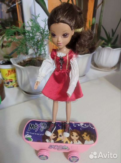 Кукла Мокси