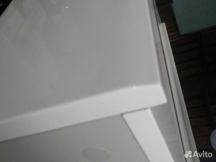 Зеркало со шкафчиком 85х63