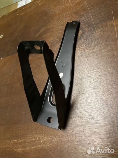 Кронштейн Toyota Rav4 30 2010-2013 (5208542010)