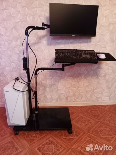 Прикроватный стол для стационарного компьютера