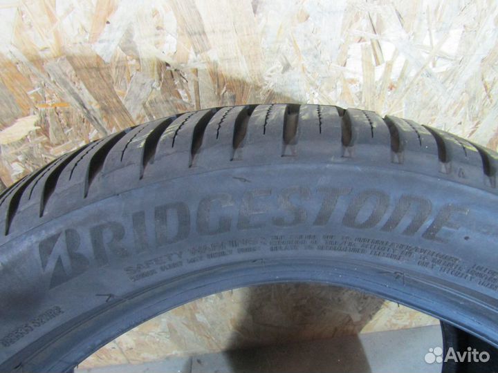 Bridgestone Weather Control A005 275/40 R19