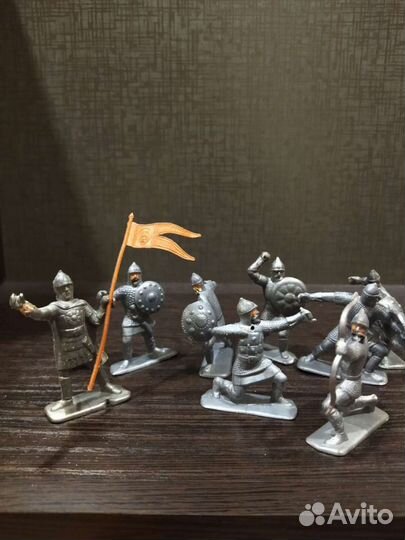 2 набора солдатиков для коллекции. СССР