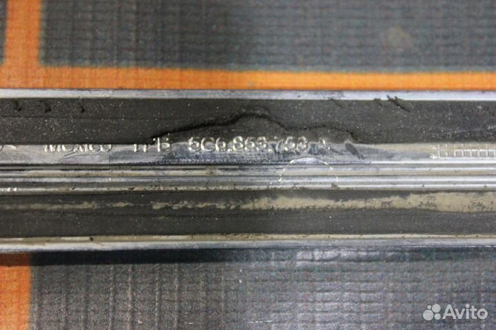 Молдинг двери - Volkswagen Jetta 6