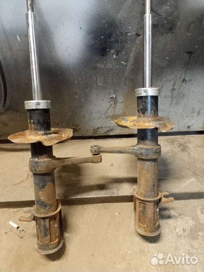 Стойки передние калина 1