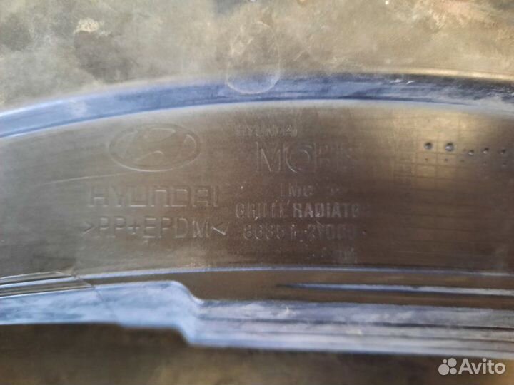 Решетка радиатора Hyundai Ix35 2.0 G4KD 2011