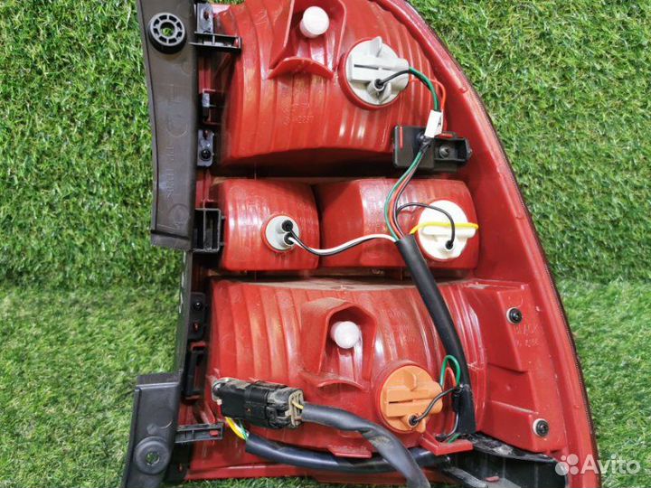 Стоп-сигнал левый Kia Sportage KM D4EA 2006