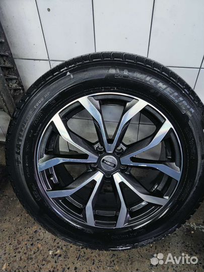 R18 Michelin Latitude Tour HP 245/60, PCD 5x114.3 DIA 63.4