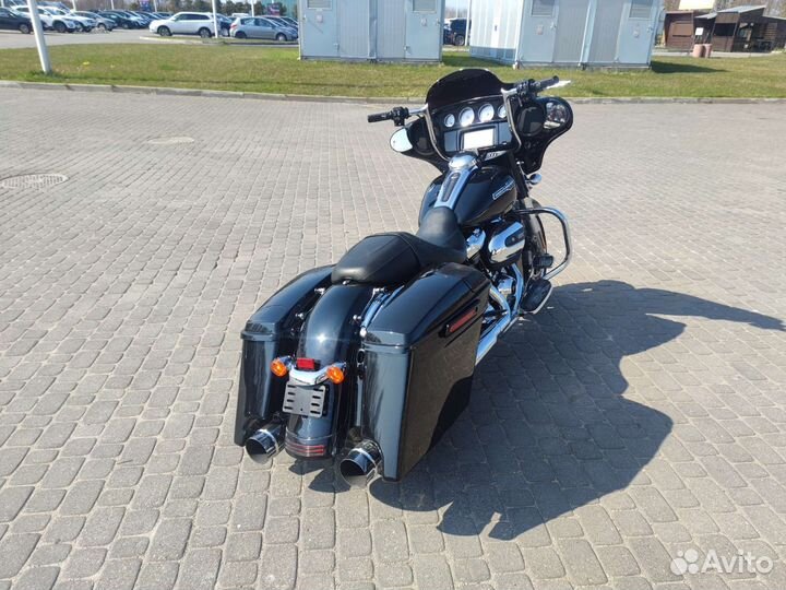 Harley davidson street glide