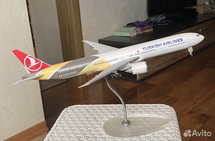 Модель самолета Turkihs airlines