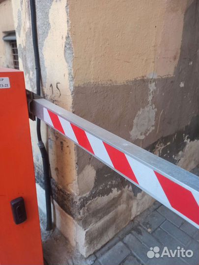 Алюминиевая стрела для шлагбаума под заказ