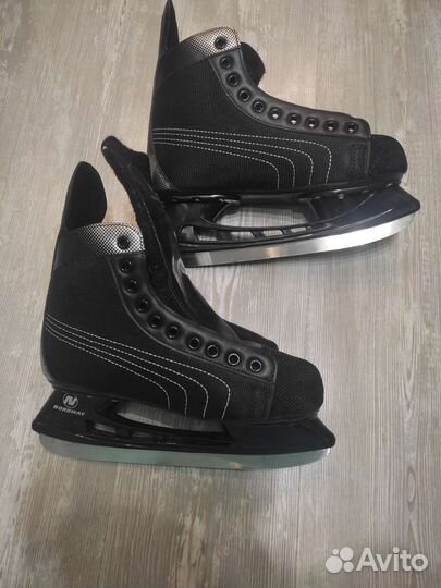 Коньки хоккейные