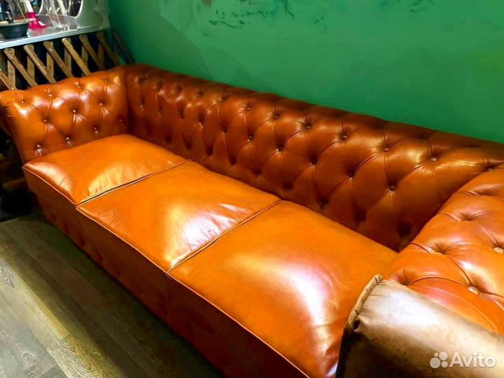 Диван кожаный честер