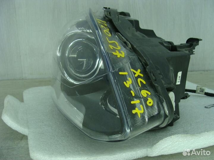 Фара правая Volvo XC60