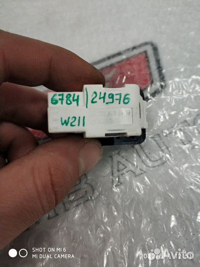 Концевик двери Мерседес W211