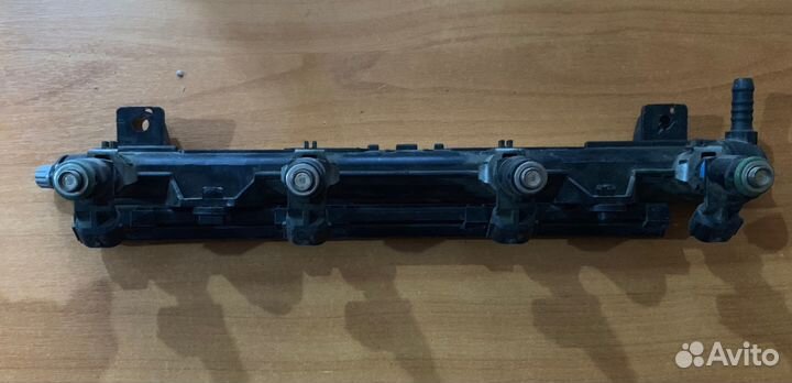 Топливная рампа, с форсунками Volkswagen Polo 6