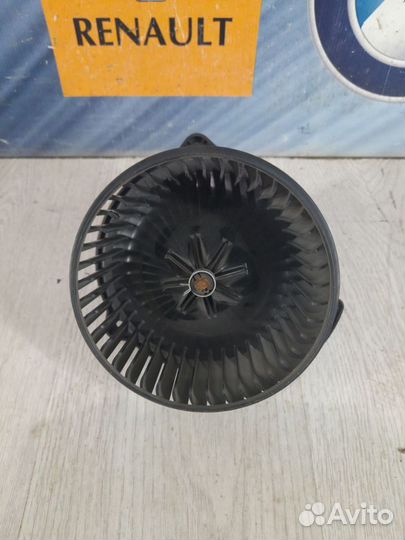 Вентилятор мотор печки отопителя Kia RIO 2