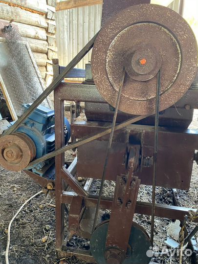 Станок для переработки кедровой шишки