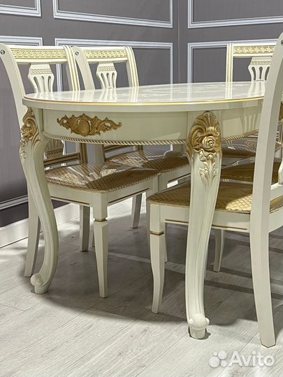 Стол и стулья