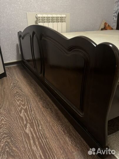 Кровать двухспальная 180х200