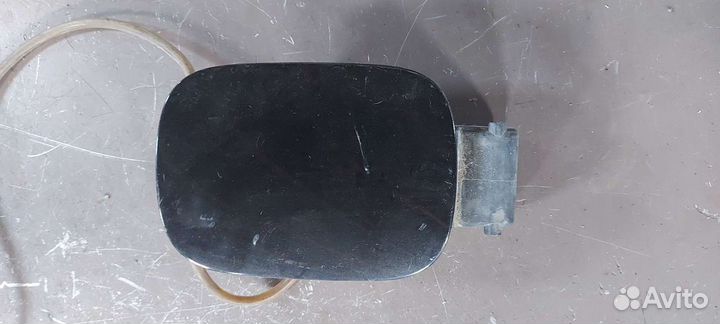 Лючок бензобака на Volkswagen Phaeton