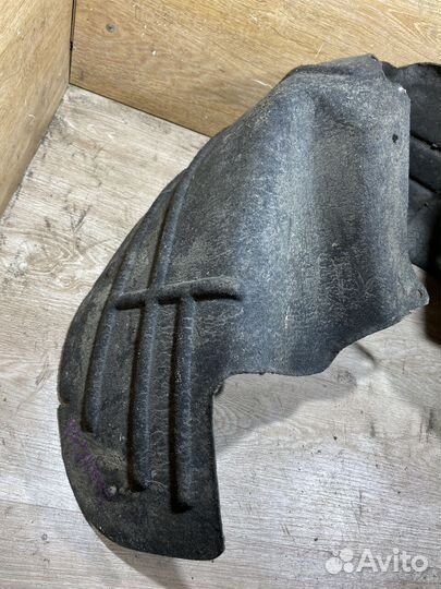 Подкрылок задний левый Ford Focus 2 1704441