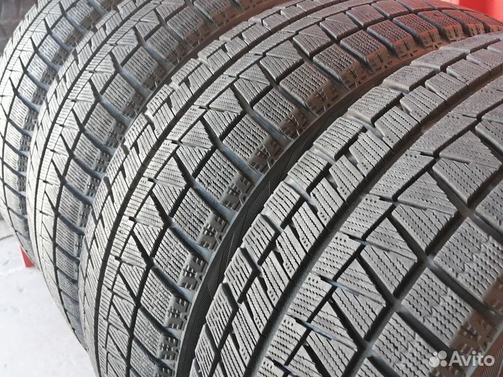 Bridgestone Blizzak Revo GZ 215/45 R17